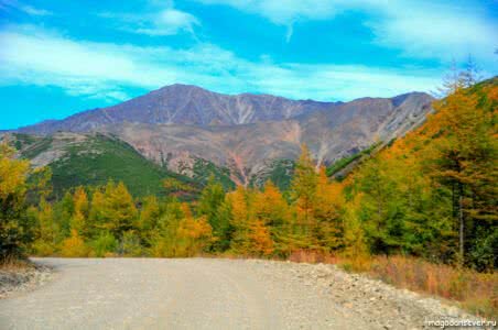 Тенькинская трасса, осень