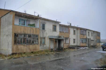 Тенькинская трасса, п. Омчак, дома
